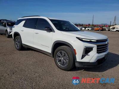 Czwarte zdjęcie samochodu z boku: 2024 CHEVROLET TRAVERSE LT VIN:1GNERGKS2RJ199327 - miniatura