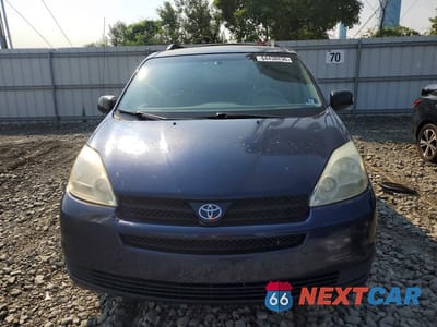 Piąte zdjęcie samochodu w środku: 2004 TOYOTA SIENNA LE 7 PASSENGER VIN:5TDZA23C84S187769 - miniatura