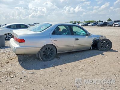 Trzecie zdjęcie samochodu z tyłu: 2001 TOYOTA CAMRY LE VIN:4T1BG22K41U048122 - miniatura