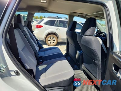 Zdjęcie 11 z 14 samochodu: 2018 TOYOTA RAV4 HYBRID XLE VIN:JTMRJREVXJD158188 - miniatura
