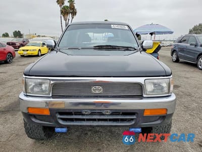 Piąte zdjęcie samochodu w środku: 1993 TOYOTA 4RUNNER SR5 V6 VIN:JT3VN29VXP0013757 - miniatura