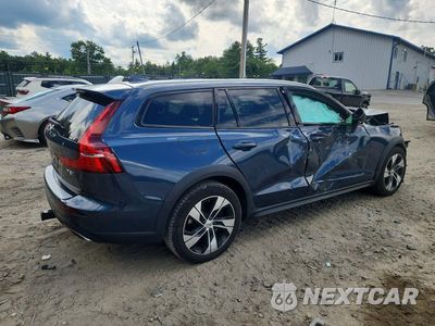 Trzecie zdjęcie samochodu z tyłu: 2020 VOLVO V60 CROSS COUNTRY T5 MOMENTUM VIN:YV4102WK4L1041820 - miniatura