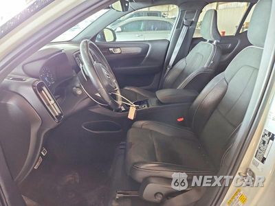 Zdjęcie 7 z 12 samochodu: 2020 VOLVO XC40 T5 R-DESIGN VIN:YV4162UM5L2348653 - miniatura