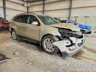 Czwarte zdjęcie samochodu z boku: 2014 CHEVROLET TRAVERSE LT VIN:1GNKRGKD8EJ146128 - miniatura