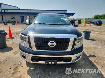 Piąte zdjęcie samochodu w środku: 2017 NISSAN TITAN SL VIN:1N6AA1E55HN503840 - miniatura