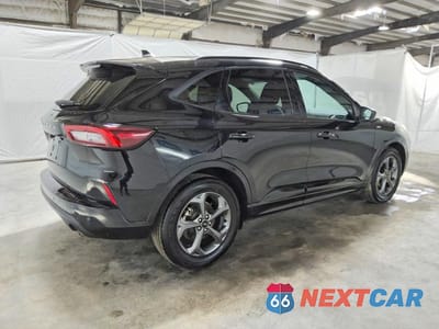 Trzecie zdjęcie samochodu z tyłu: 2024 FORD ESCAPE ST LINE VIN:1FMCU0MN5RUA44830 - miniatura