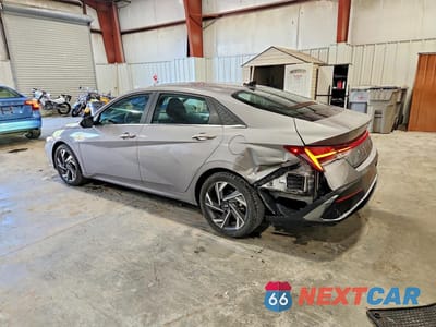 Drugie zdjęcie samochodu z przodu: 2024 HYUNDAI ELANTRA SEL VIN:KMHLS4DG3RU675655 - miniatura