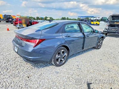Trzecie zdjęcie samochodu z tyłu: 2023 HYUNDAI ELANTRA SEL VIN:KMHLS4AG4PU592396 - miniatura