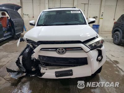 Piąte zdjęcie samochodu w środku: 2020 TOYOTA 4RUNNER SR5 VIN:JTEZU5JR0L5214267 - miniatura