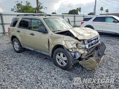 Czwarte zdjęcie samochodu z boku: 2010 FORD ESCAPE XLT VIN:1FMCU0DG5AKA32632 - miniatura