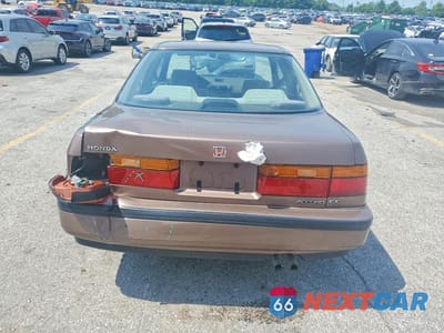 Zdjęcie 6 z 12 samochodu: 1991 HONDA ACCORD EX VIN:1HGCB7163MA044207 - miniatura
