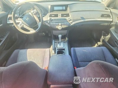 Zdjęcie 8 z 12 samochodu: 2011 HONDA ACCORD LX VIN:1HGCP2F31BA052225 - miniatura