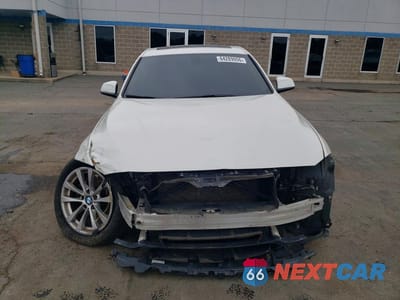 Piąte zdjęcie samochodu w środku: 2017 BMW 320 XI VIN:WBA8E5G58HNU22371 - miniatura