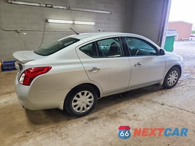 Trzecie zdjęcie samochodu z tyłu: 2014 NISSAN VERSA 1.6 S VIN:3N1CN7APXEL817363 - miniatura