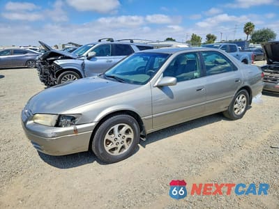 1999 TOYOTA CAMRY XLE V6 JT2BF28K4X0200360 - główne zdjęcie licytacji z USA - miniatura