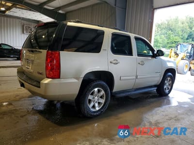Trzecie zdjęcie samochodu z tyłu: 2013 GMC YUKON SLT VIN:1GKS2CE05DR271073 - miniatura