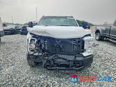 Piąte zdjęcie samochodu w środku: 2026 FORD F250 SUPER DUTY VIN:1FDBF2AAXTED44352 - miniatura