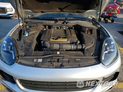 Zdjęcie 12 z 13 samochodu: 2016 PORSCHE CAYENNE VIN:WP1AA2A2XGKA14109 - miniatura