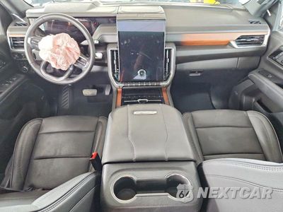 Zdjęcie 8 z 13 samochodu: 2025 GMC YUKON XL DENALI VIN:1GKS2JRL3SR156672 - miniatura