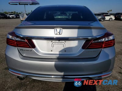 Zdjęcie 6 z 13 samochodu: 2017 HONDA ACCORD SPORT VIN:1HGCR2F57HA096203 - miniatura