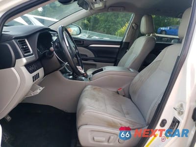 Zdjęcie 7 z 14 samochodu: 2019 TOYOTA HIGHLANDER LE PLUS VIN:5TDZZRFH3KS292497 - miniatura