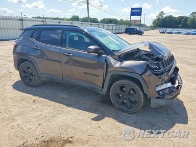 Czwarte zdjęcie samochodu z boku: 2019 JEEP COMPASS LATITUDE VIN:3C4NJCBB9KT636201 - miniatura