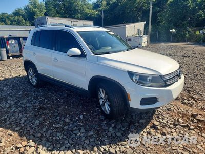 Czwarte zdjęcie samochodu z boku: 2017 VOLKSWAGEN TIGUAN WOLFSBURG VIN:WVGSV7AX0HK013616 - miniatura