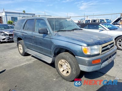 Czwarte zdjęcie samochodu z boku: 1998 TOYOTA 4RUNNER BASE VIN:JT3GM84R8W0034517 - miniatura