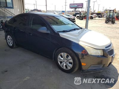 Czwarte zdjęcie samochodu z boku: 2014 CHEVROLET CRUZE LS VIN:1G1PA5SG4E7147903 - miniatura