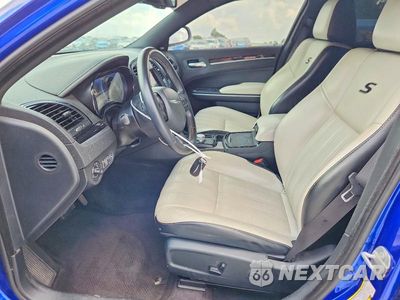 Zdjęcie 7 z 12 samochodu: 2018 CHRYSLER 300 S VIN:2C3CCABG4JH332299 - miniatura
