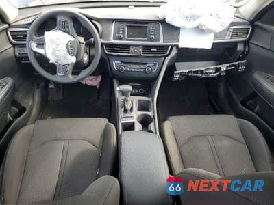 Zdjęcie 8 z 12 samochodu: 2017 KIA OPTIMA LX VIN:5XXGT4L30HG177581 - miniatura