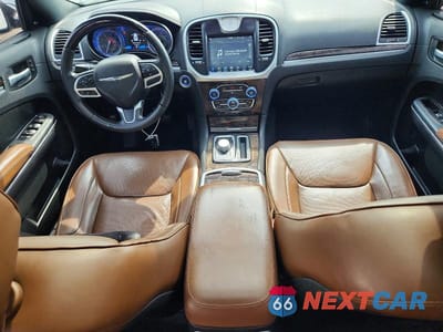 Zdjęcie 8 z 12 samochodu: 2018 CHRYSLER 300 LIMITED VIN:2C3CCAEG6JH314107 - miniatura