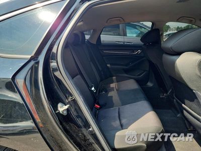 Zdjęcie 10 z 13 samochodu: 2019 HONDA ACCORD LX VIN:1HGCV1F12KA118392 - miniatura