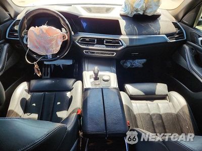 Zdjęcie 8 z 12 samochodu: 2019 BMW X5 XDRIVE50I VIN:5UXJU2C5XKLN64640 - miniatura