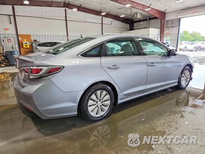 Trzecie zdjęcie samochodu z tyłu: 2017 HYUNDAI SONATA HYBRID SE VIN:KMHE24L18HA050934 - miniatura