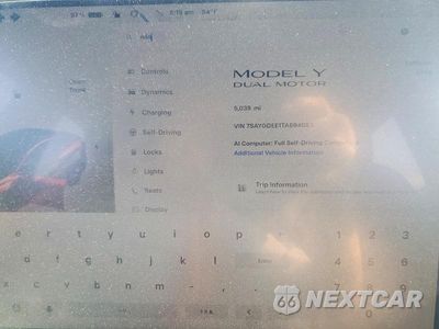 Zdjęcie 9 z 13 samochodu: 2026 TESLA MODEL Y VIN:7SAYGDEE1TA694083 - miniatura