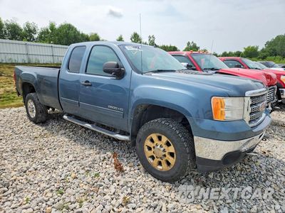 Czwarte zdjęcie samochodu z boku: 2013 GMC SIERRA K2500 SLE VIN:1GT220CG0DZ378414 - miniatura