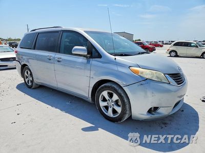 Czwarte zdjęcie samochodu z boku: 2011 TOYOTA SIENNA LE VIN:5TDKK3DC8BS165805 - miniatura