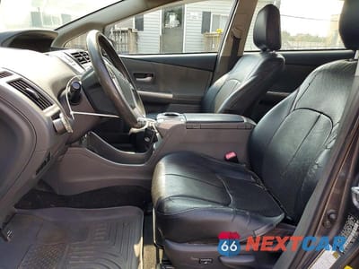 Zdjęcie 7 z 12 samochodu: 2013 TOYOTA PRIUS V TWO VIN:JTDZN3EU2D3257526 - miniatura