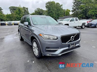 Czwarte zdjęcie samochodu z boku: 2016 VOLVO XC90 T6 VIN:YV4A22PK5G1023633 - miniatura