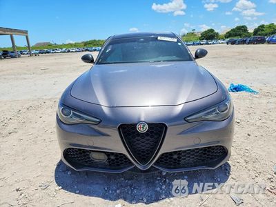 Piąte zdjęcie samochodu w środku: 2020 ALFA ROMEO GIULIA TI VIN:ZARFAMBN8L7624606 - miniatura