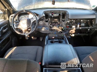 Zdjęcie 8 z 13 samochodu: 2022 RAM 3500 BIG HORN/LONE STAR VIN:3C63RRHL6NG342343 - miniatura