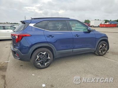 Trzecie zdjęcie samochodu z tyłu: 2024 KIA SELTOS EX VIN:KNDERCAA6R7610283 - miniatura