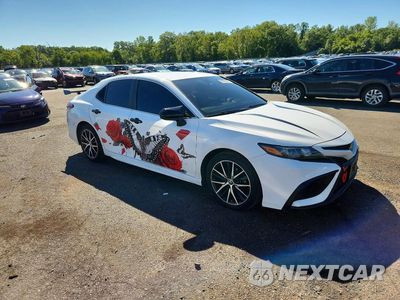 Czwarte zdjęcie samochodu z boku: 2021 TOYOTA CAMRY SE VIN:4T1G11AK1MU434312 - miniatura