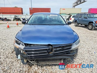 Piąte zdjęcie samochodu w środku: 2016 VOLKSWAGEN JETTA S VIN:3VW267AJ8GM298650 - miniatura