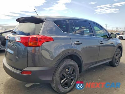 Trzecie zdjęcie samochodu z tyłu: 2015 TOYOTA RAV4 LE VIN:JTMZFREV6FD063295 - miniatura