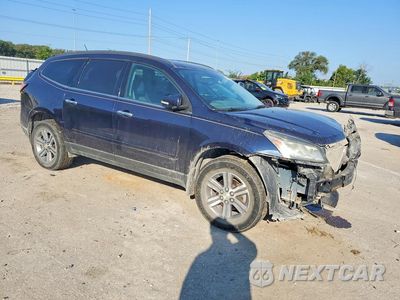 Czwarte zdjęcie samochodu z boku: 2015 CHEVROLET TRAVERSE LT VIN:1GNKRGKD8FJ216602 - miniatura