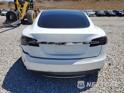 Zdjęcie 6 z 12 samochodu: 2015 TESLA MODEL S 85D VIN:5YJSA1H23FF080437 - miniatura