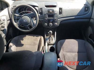 Zdjęcie 8 z 12 samochodu: 2012 KIA FORTE EX VIN:KNAFU4A27C5597903 - miniatura