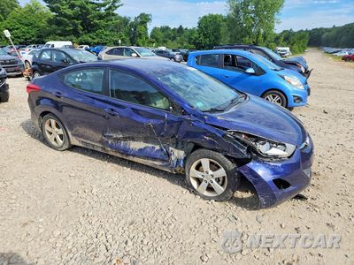 Czwarte zdjęcie samochodu z boku: 2013 HYUNDAI ELANTRA GLS VIN:5NPDH4AEXDH205913 - miniatura